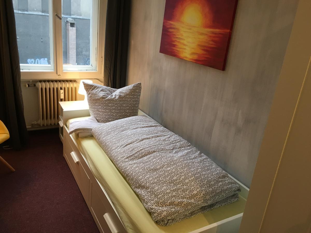 My Gayhostel Берлин Экстерьер фото